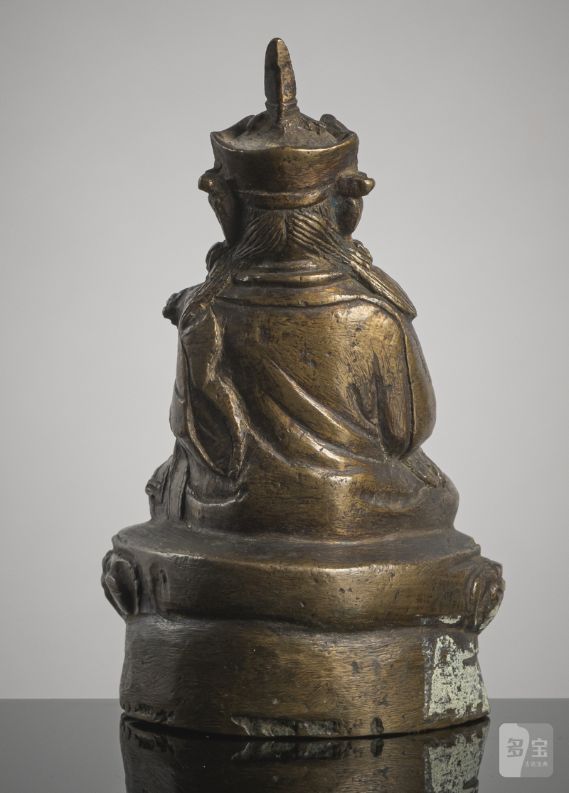 A BRONZE FIGURE OF PADMASAMBHAVA - 图2